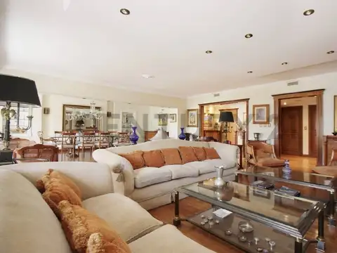 VENTA PISO de  CINCO AMBIENTES Con DEPENDENCIA en CABALLITO