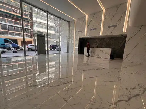 Oficina en Alquiler con 4 cocheras