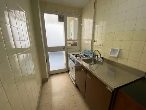 Departamento 2 amb. con patio - Apto Profesional - Consultorio