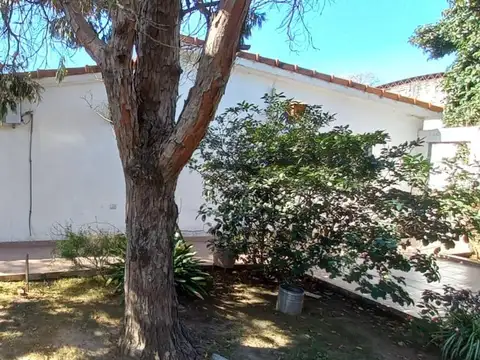 EN VENTA! AMPLIA PROPIEDAD SOBRE PROVINCIAS UNIDAS!