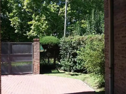 Casa en Venta en Villa Elisa, USD 345.000