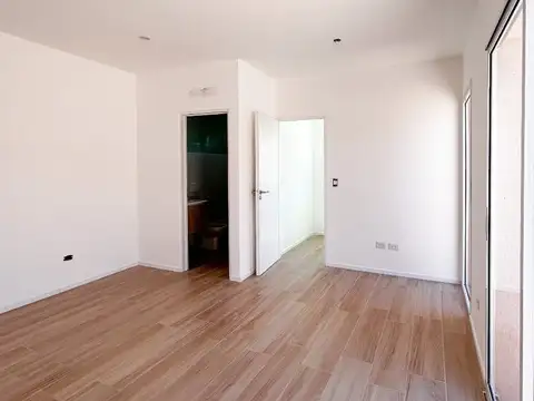 Depto Tipo Casa en Venta en Parque Chacabuco, USD 210.000