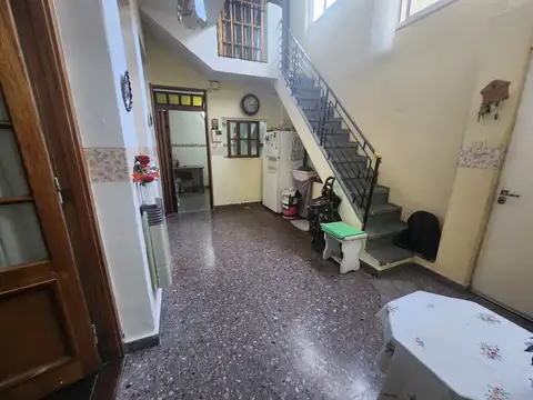 Depto Tipo Casa en Venta en Villa Pueyrredon, USD 205.000