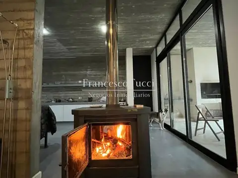 Casa en venta 4 ambientes con pileta en El Aromo