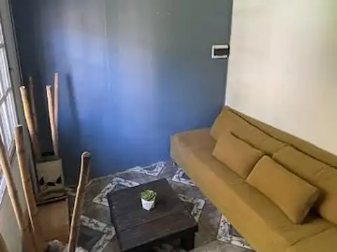 VENTA CASA 3 AMB. C/JARDIN -BENAVIDEZ