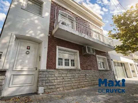 3 ambientes a pasos de Brandsen, PH al frente