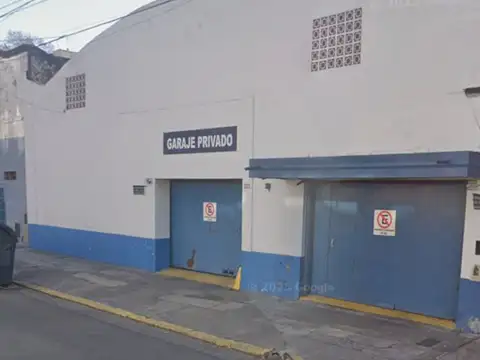 Galpón EN LOTE 17.32 X 40 MTS  CON ENTREPISO DE IGUAL MEDIDA