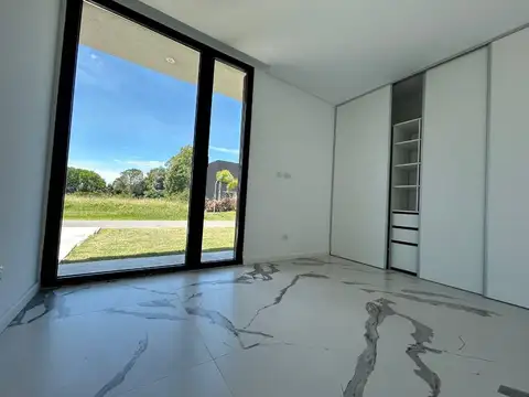 Casa en Alquiler al Oeste