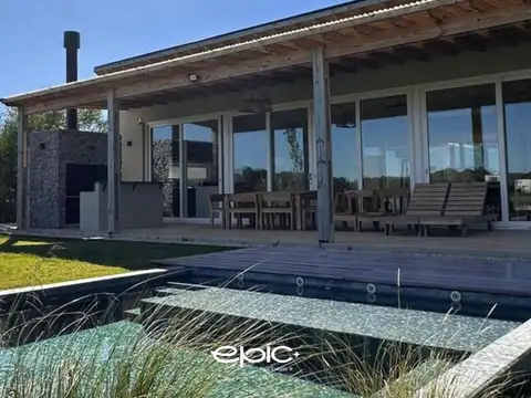 Casa en Alquiler en Costa Esmeralda Barrio Ecuestre