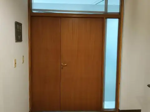 Av Gral San Martin (a) 525 , Piso 2