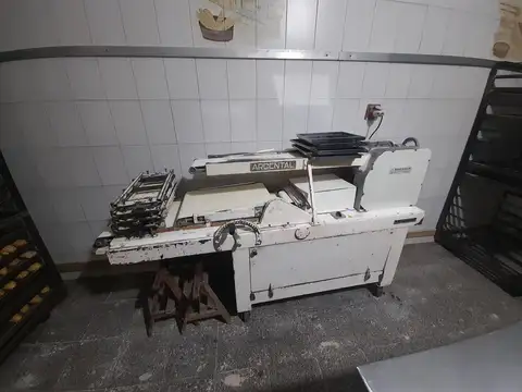 Fondo Comercio en Alquiler con 1 cochera