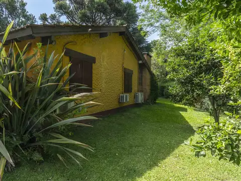 Quinta en Venta con 2 cocheras