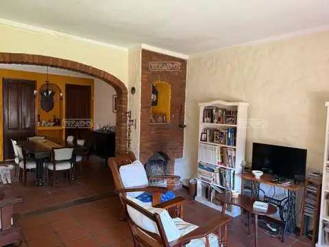 Casa 5 ambientes con 2 baños
