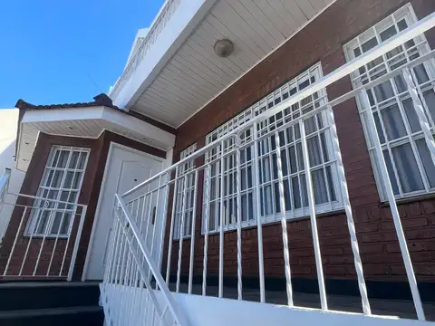 Depto Tipo Casa en Alquiler de 4 dormitorios