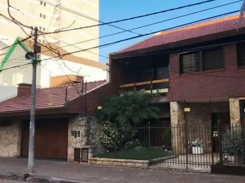 Venta de Importante Propiedad en Espora 300. Ramos Mejía