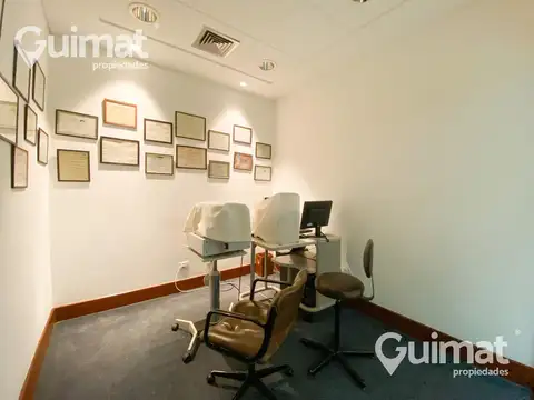Edificio Comercial - Nuñez  Clinica Oftalmologica,  Quirofanos  cirugia.