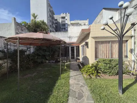 VENTA CASA CUATRO AMBIENTES VILLA PUEYRREDON