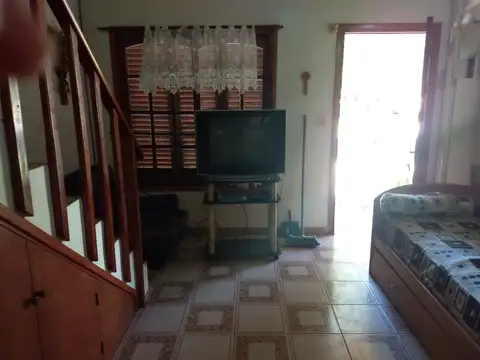 Casa 2 ambientes con 1 baño