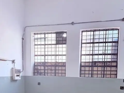 Galpon en Alquiler 10  mts Frente