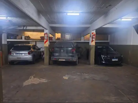 Cochera en venta en Palermo .