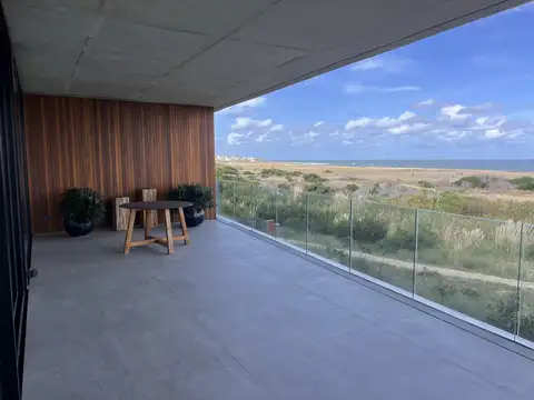 Departamento 4 ambientes con 5 baños