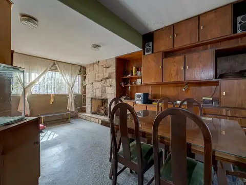 Casa 5 ambientes con 2 baños