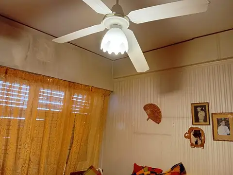 Departamento de 3 ambientes al frente con balcón 