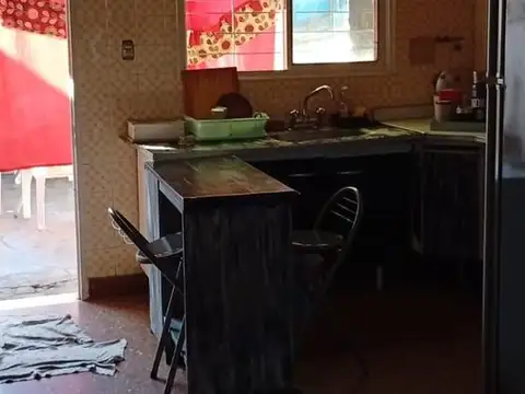 Casa 3 ambientes con 1 baño