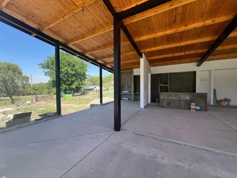 EN VENTA CASA A ESTRENAR CON PILE EN LA CALDERILLA