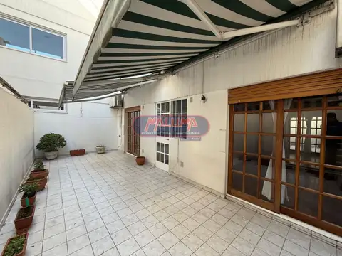 Lisandro de la torre 1100, Piso 1