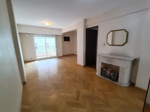 Entre Ríos 855 05-01 - Dos dormitorios con balcón al frente.