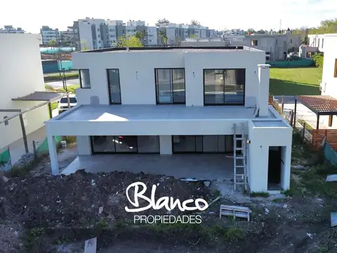Casa  en Venta en Lagoon Pilar, Pilar, G.B.A. Zona Norte