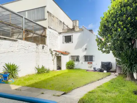 Depto Tipo Casa en Venta en Pompeya, USD 135.000