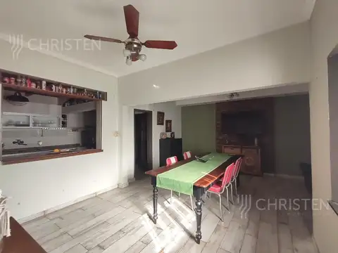 Casa 6 ambientes con 1 baño