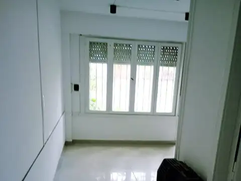 Alquiler Ph 2 ambientes.