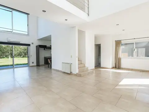 Casa en Venta en El Nacional Club De Campo, USD 210.000