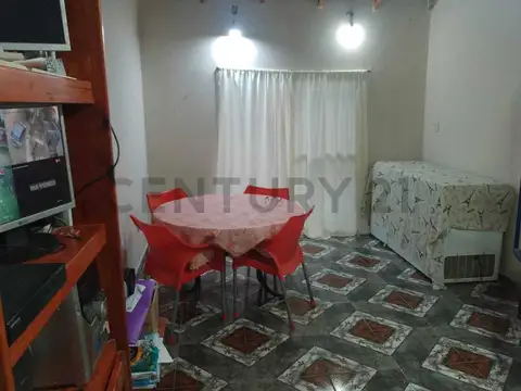 VENTA DE CASA 4 AMBIENTES EN GUERNICA.