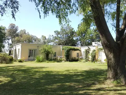 Esplendido Casco en  venta en Lobos