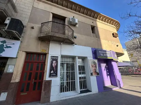 Estudio en Ph con 4 oficinas privadas y terraza