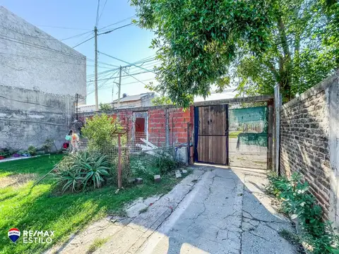 Casa 7 ambientes con 2 baños