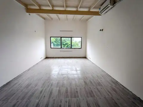 FRENTE AL NUEVO CLUB PUEYRREDON