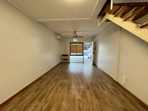 Depto Tipo Casa 3 ambientes con 2 baños