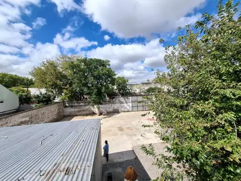 LAVALLE 4500 - GALPON 900 MTS   2 LOTES 600 MTS - 1500 MTS - V. MARTELLI - VENDE