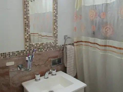 Departamento 4 ambientes con 2 baños