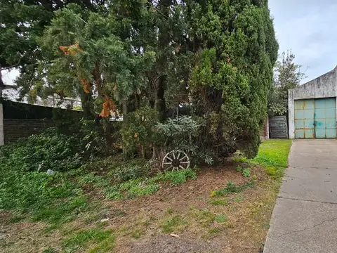 Venta de Lote doble en Carapachay zona residencial