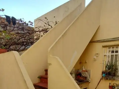 Depto Tipo Casa en Venta de 5 ambientes