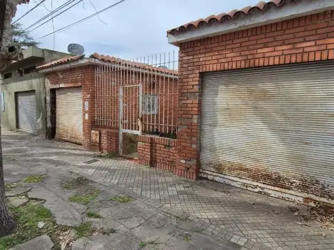 Venta Amplio Terreno con casa a demoler/reciclar