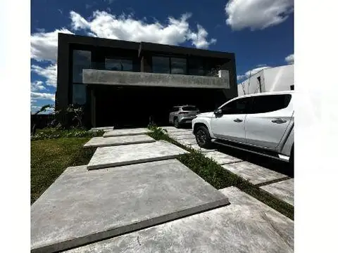 Casa en Venta de 5 dormitorios