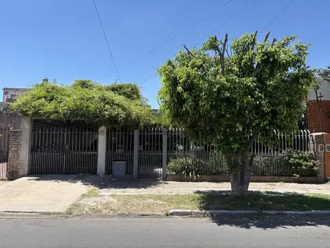 Chalet de 3 ambientes en venta en Villa Constructora