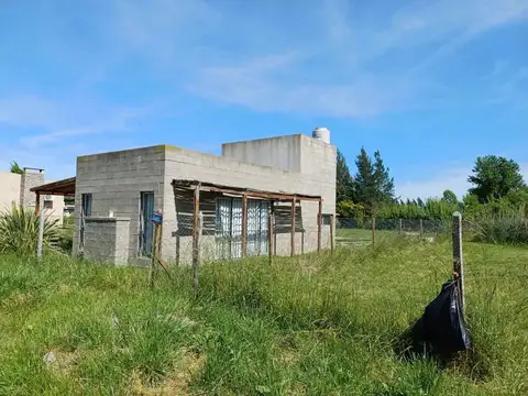 Casa 3 ambientes con 1 baño